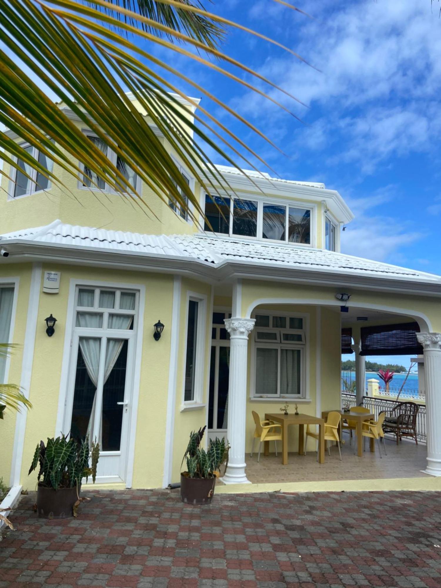 Villa Bella Charming Beachfront Guesthouse Blue Bay Ngoại thất bức ảnh