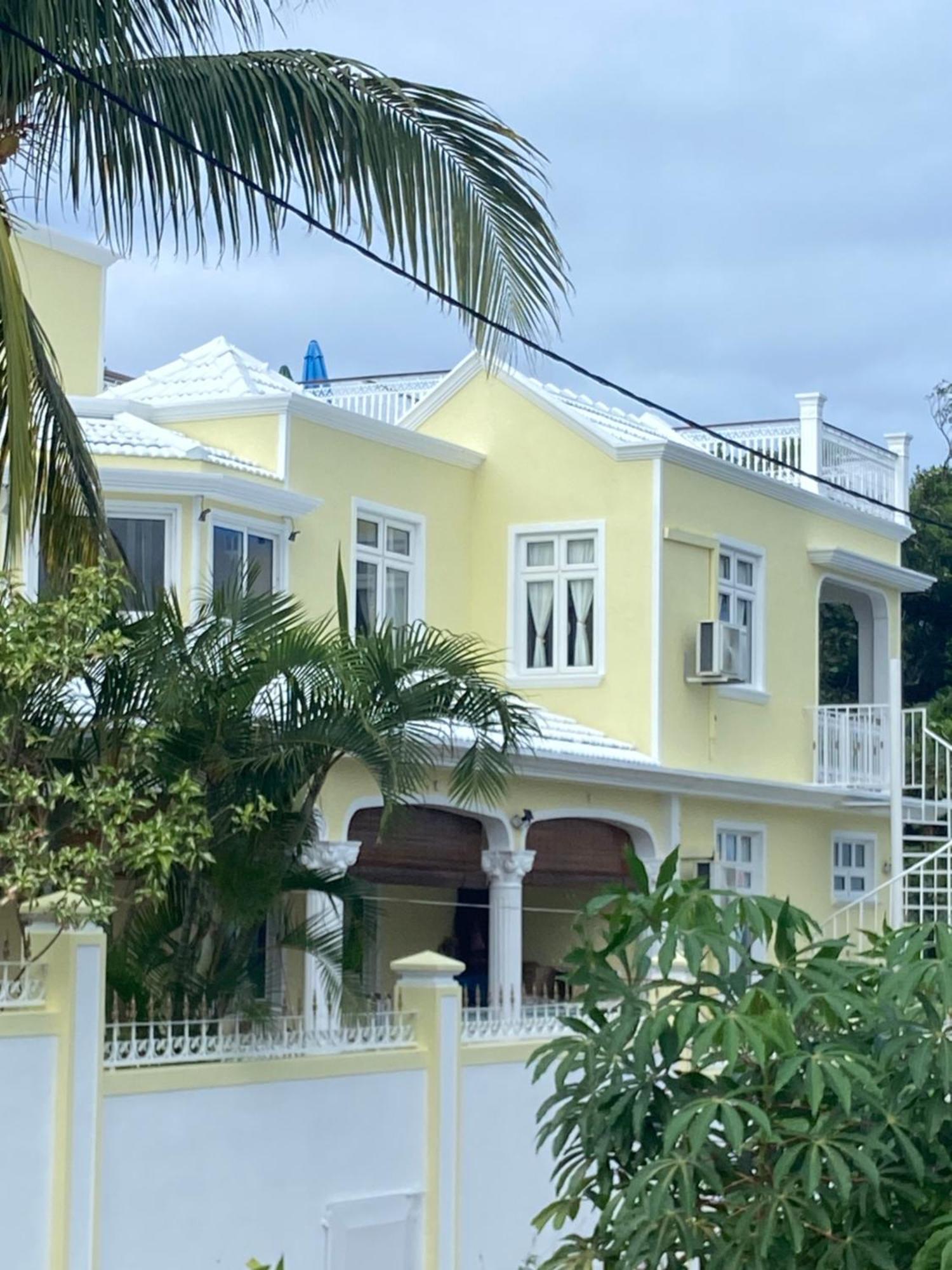 Villa Bella Charming Beachfront Guesthouse Blue Bay Ngoại thất bức ảnh