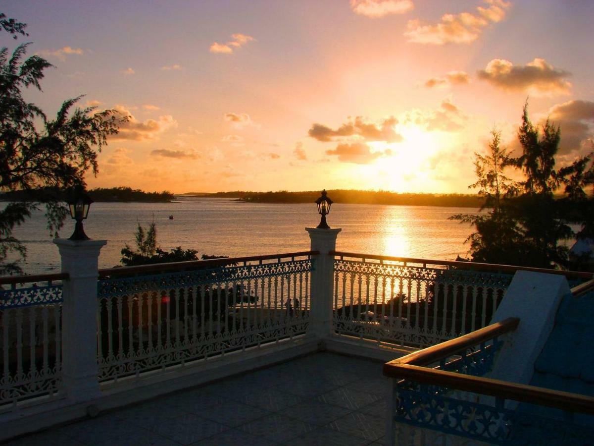 Villa Bella Charming Beachfront Guesthouse Blue Bay Ngoại thất bức ảnh