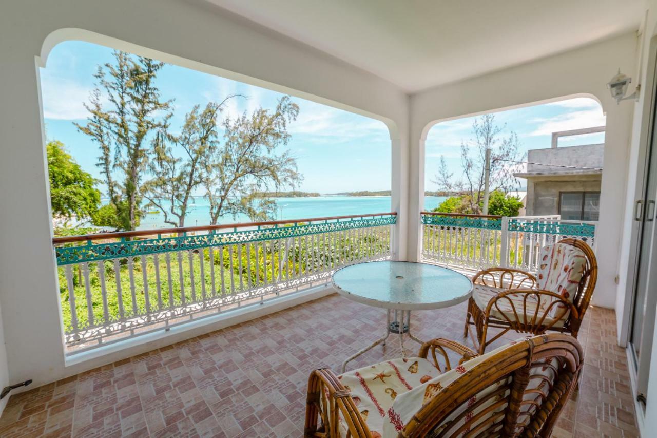 Villa Bella Charming Beachfront Guesthouse Blue Bay Ngoại thất bức ảnh