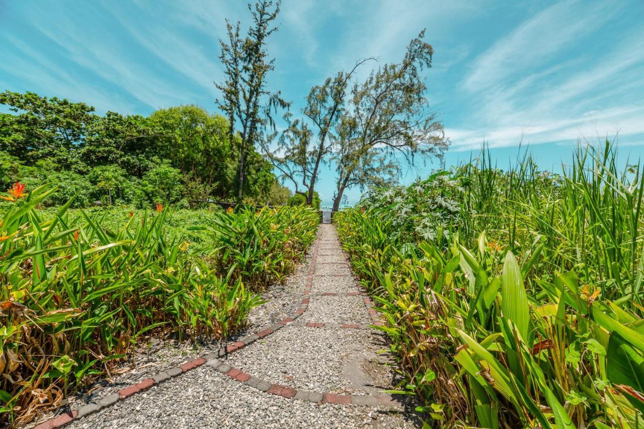 Villa Bella Charming Beachfront Guesthouse Blue Bay Ngoại thất bức ảnh